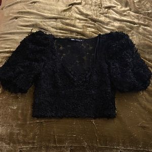 Zara Cropped black textured top (M)